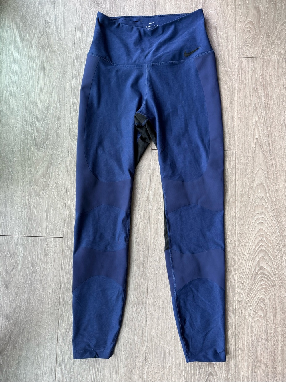 Nike Women's Dry Fit Navy High-Waist Leggings Size M